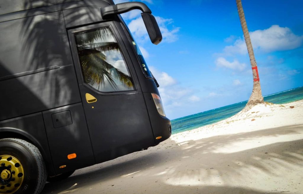 Party Bus and Macao Beach Punta Cana - Bus de Fiesta en playa Macao